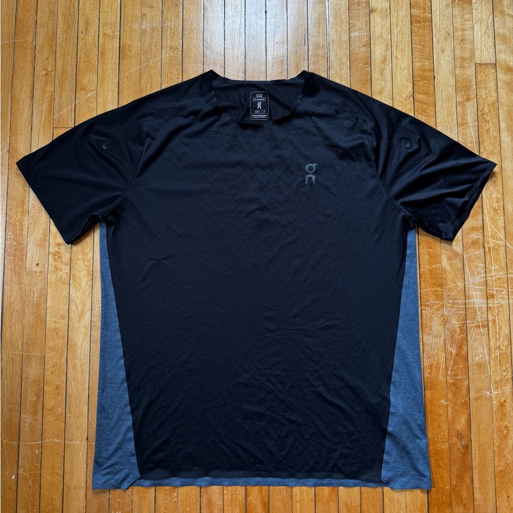 On Running Black and Gray Short Sleeve Tee